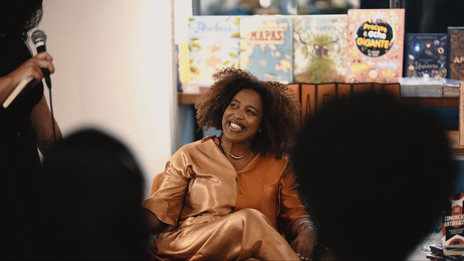 Jornalista e ativista Midiã Noelle lança na Bienal do Livro do Rio, em 13 de junho, guia para uma comunicação mais inclusiva e antirracista na prática 7 Midiã Noelle - jornalista, ativista e escritora - Créditos: Verena Baptista