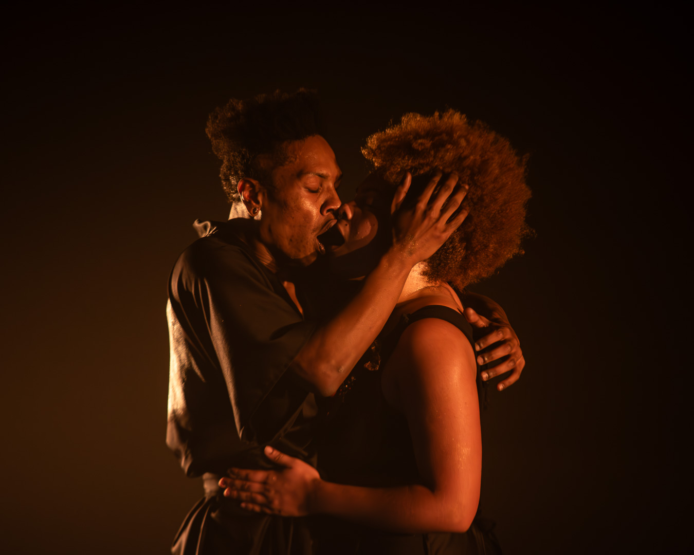 “República Lee – Um Musical ao Som de Rita” chega ao Teatro dos 4, no Shopping da Gávea 10 Carvão