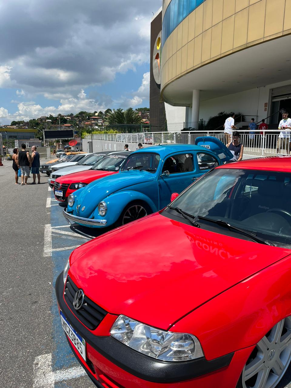 São Gonçalo Shopping recebe 2º Encontro de Carros Antigos