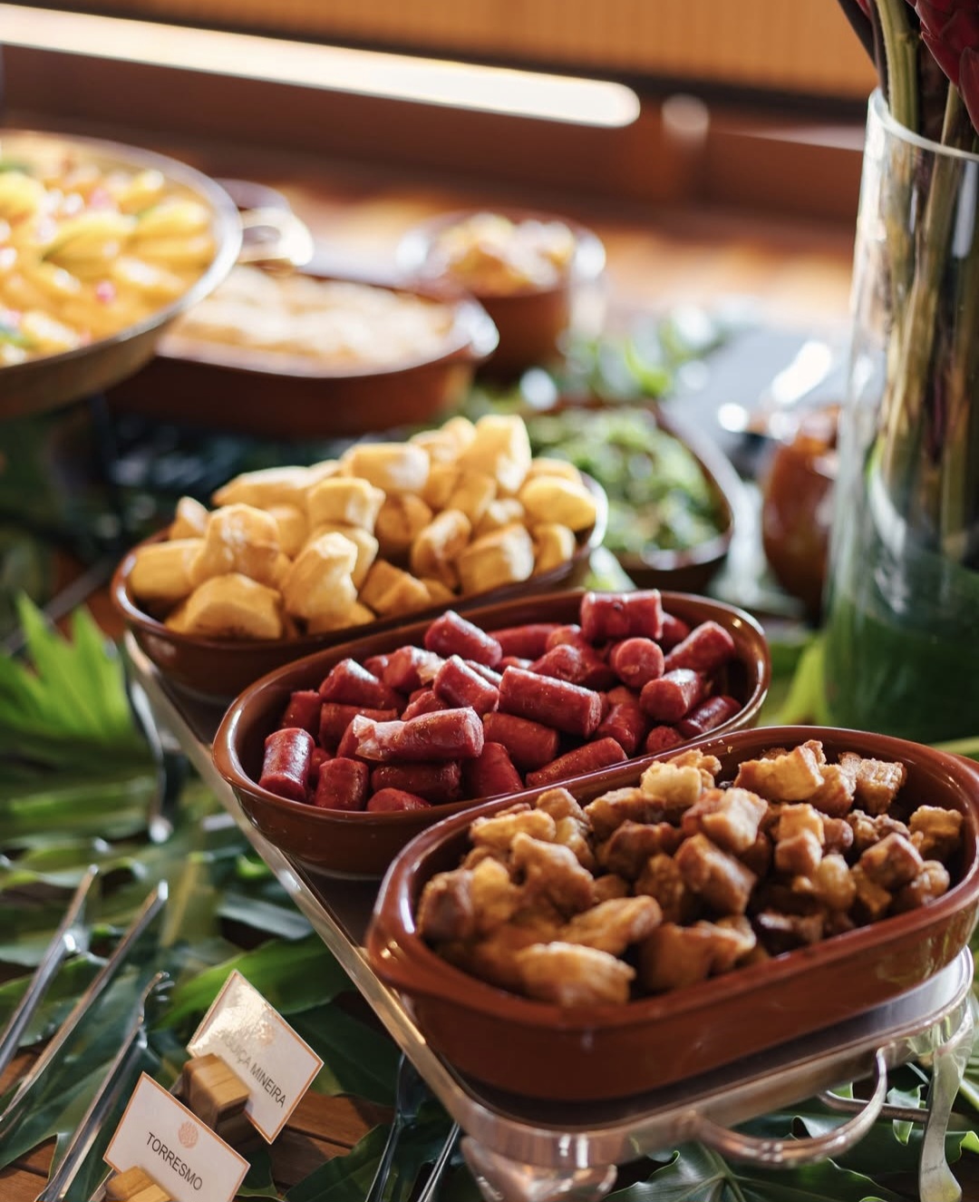 Feijoada com Música ao Vivo no restaurante The Jul´s – Zendaya Resort Búzios