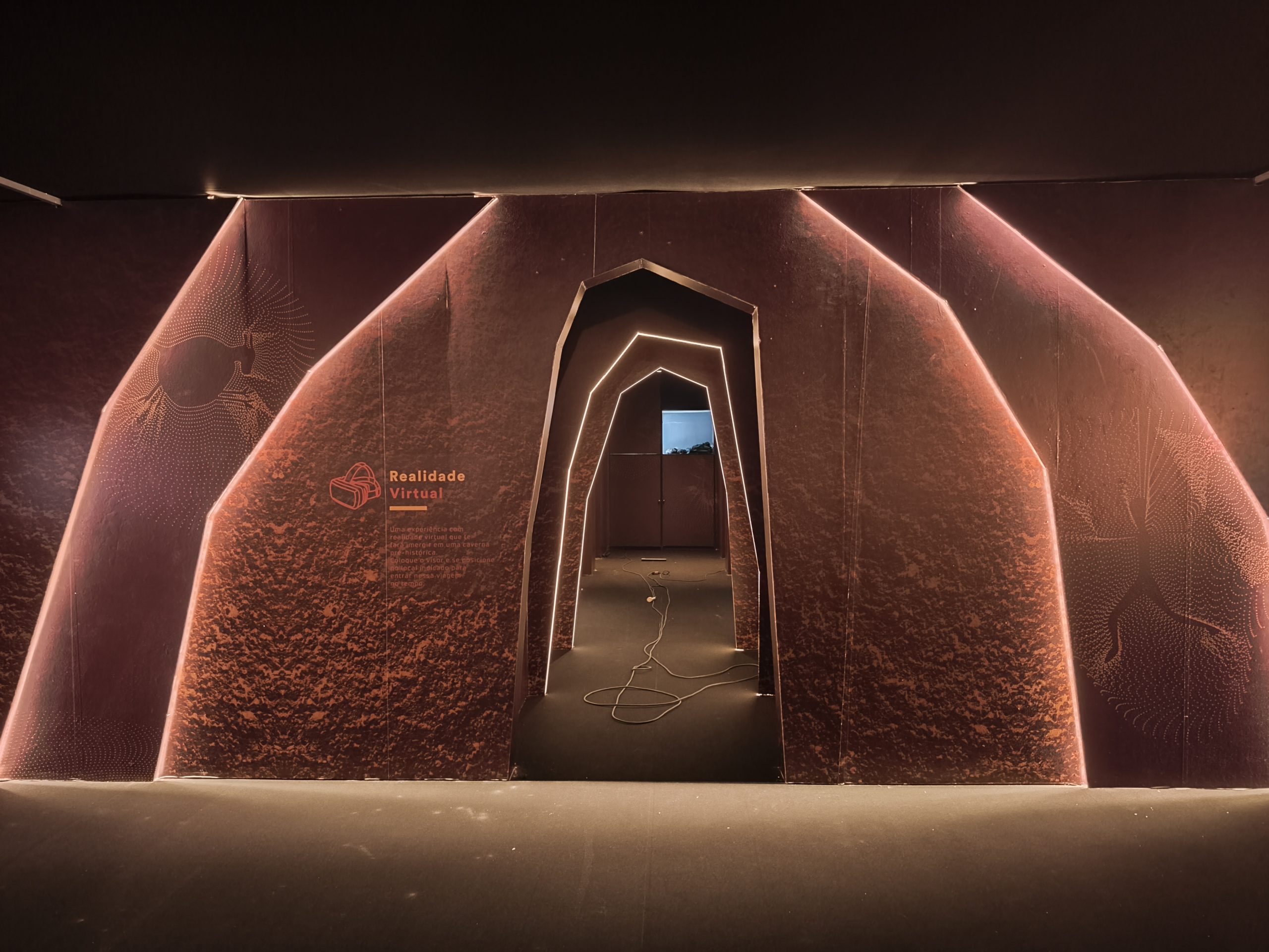 exposição "Arte Rupestre e Realidade Virtual"