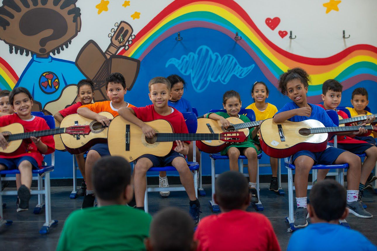 ONG promove inclusão social por meio de cursos gratuitos com foco na educação, qualificação profissional e geração de renda 9 ONG Favela Mundo