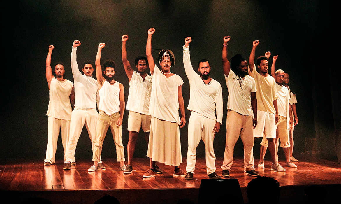 Feijoada da Renascer de Jacarepaguá terá comemoração do aniversário da escola, lançamento do samba enredo para o Carnaval 2026, apresentação teatral e a presença da Portela 7 Negra Palavra: poesia do samba