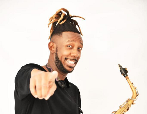 Em comemoração aos 35 anos do Pagode 90, Casarão do Firmino apresenta nesta sexta-feira 19), shows de Délcio Luiz, Netinho de Paula e Chacal do Sax 8 Chacal do Sax