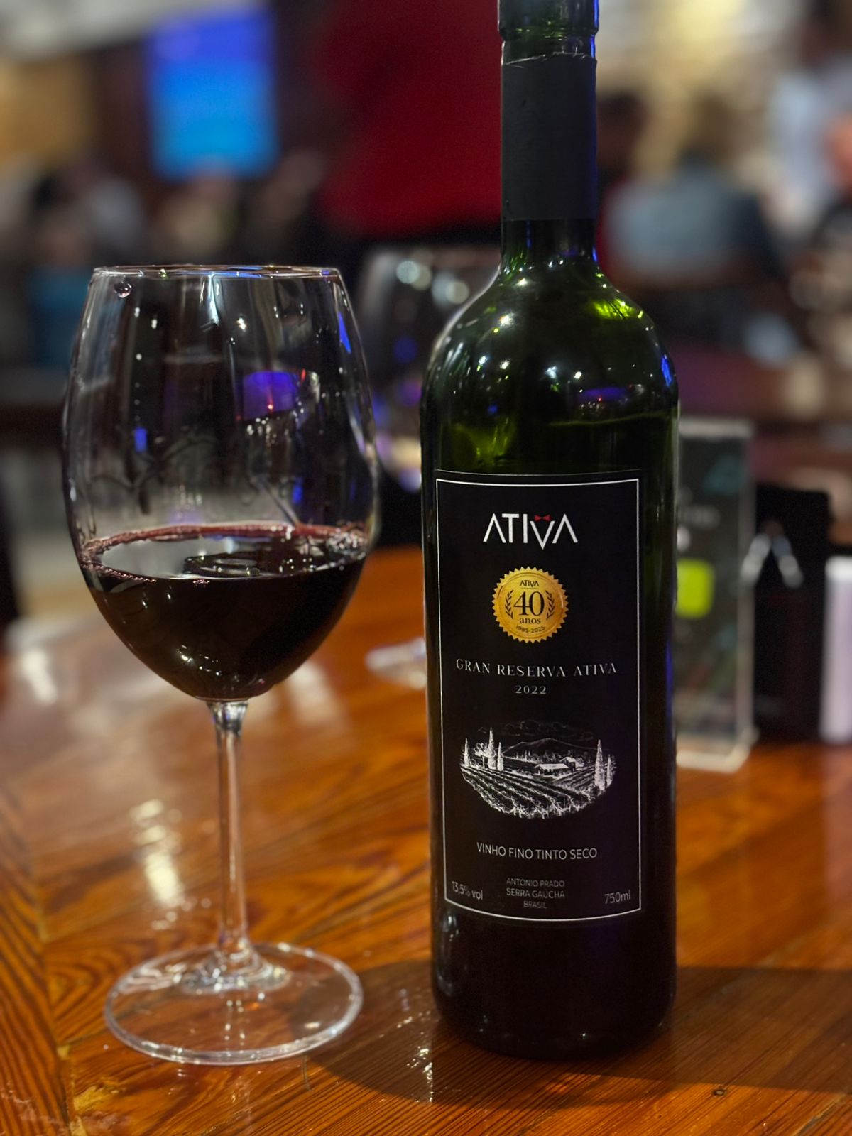 Restaurante Ativa celebra 40 anos com lançamento de vinho exclusivo
