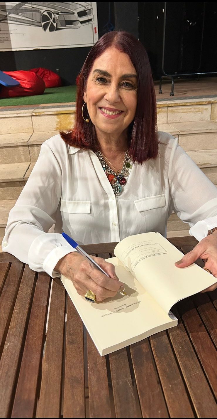 Zezé Freitas estreia na literatura com livro de contos que investiga as nuances do cotidiano com olhar íntimo e crítico 7 Zezé Freitas