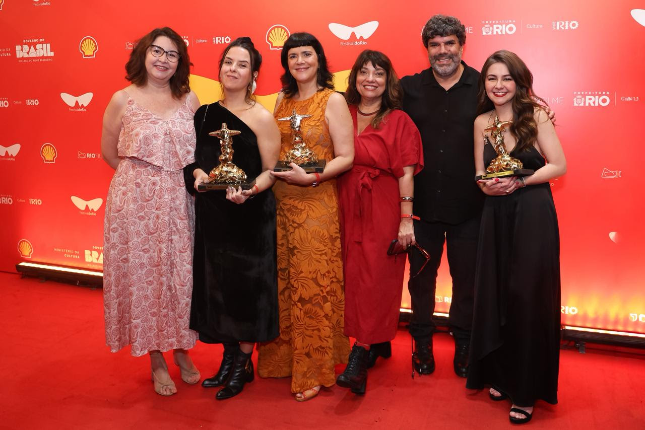 #Salve Rosa é eleito Melhor Filme em Festival do Rio por Júri Popular 7 Mariá Velasquez, Renata Russo, Mara Lobão, Susanna Lira, Rodrigo Montenegro e Klara Castanho – Foto: Roberto Filho