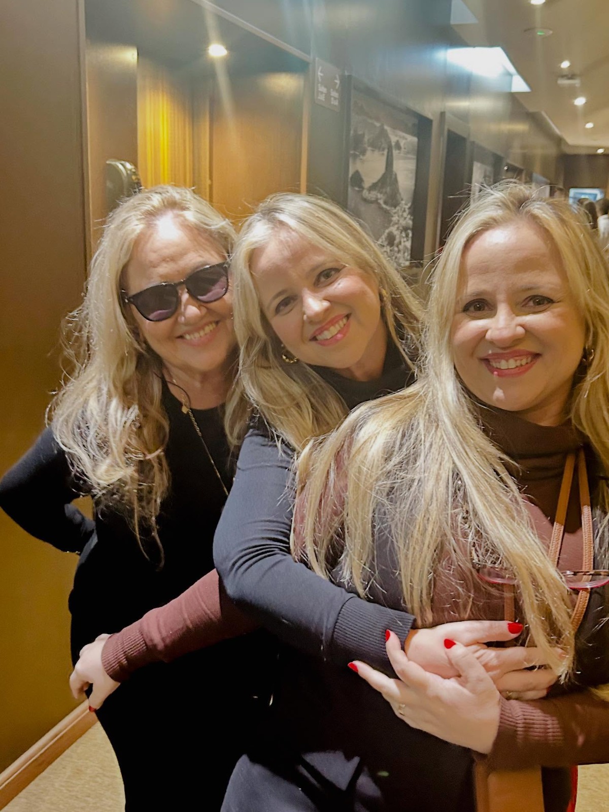 Cantora Adriana celebra o amor e grandes sucessos em shows especiais no Rio de Janeiro 7 Adriana e filhas