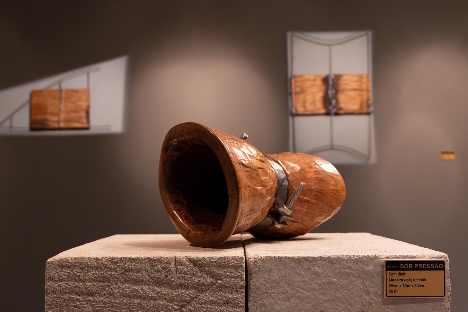 Tripalium: exposição reflete tensão entre matéria e trabalho 7 Tripalium: exposição reflete tensão entre matéria e trabalho