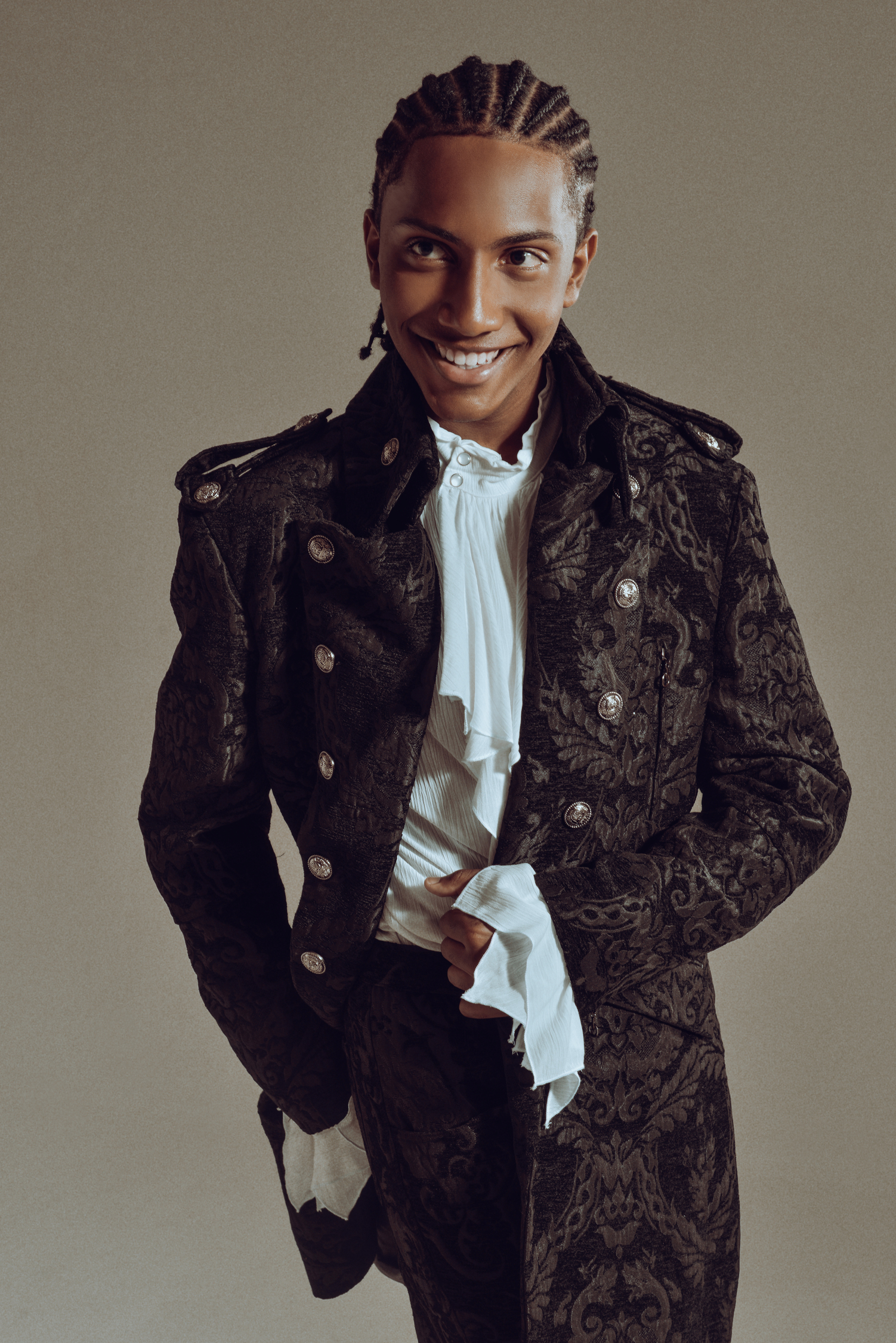 Muita música, projeção e trabalho 2 Agyei Augusto