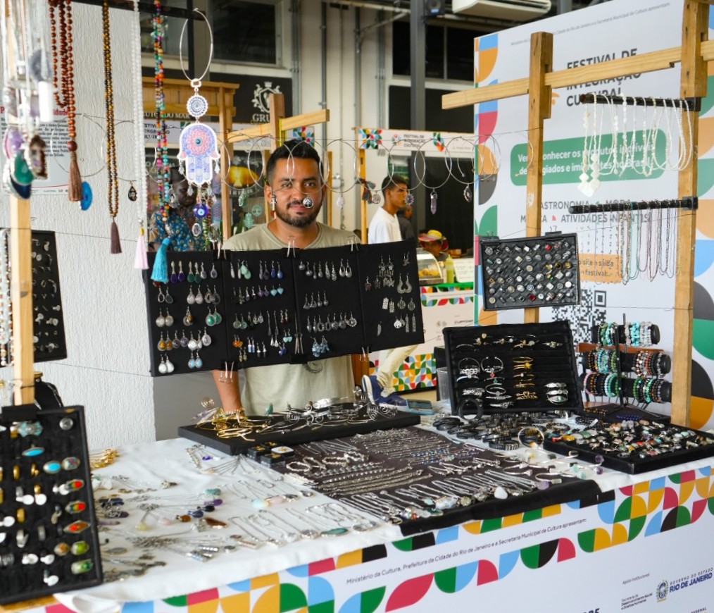 Prefeitura do Rio promove feira multicultural e gera renda para Imigrantes e refugiados 11 Prefeitura do Rio promove feira multicultural e gera renda para Imigrantes e refugiados