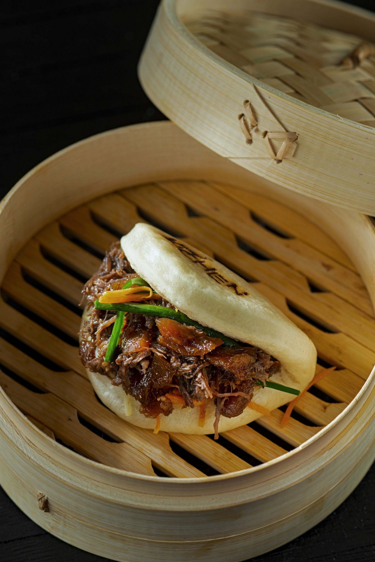 Kitchen - Bao Bao de costela porco com chutney de abacaxi