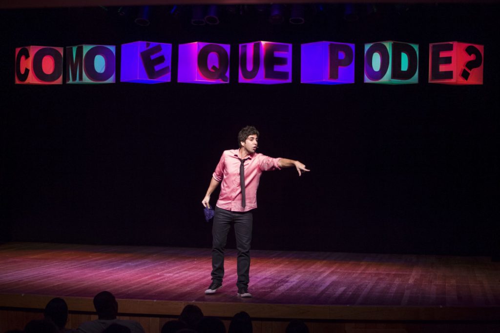 Teatro em trânsito - Interatividade no jogo com o espaço e o texto