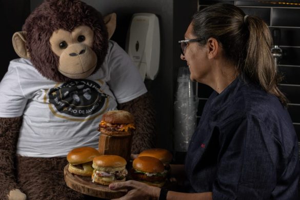 Germana Mathias, Sylva e Burgers - Three Monkeys House