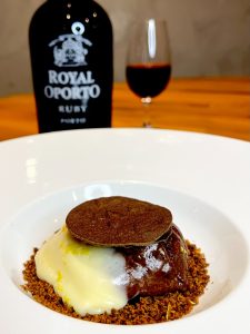 Vino Copacabana - Chocolate em várias texturas com crocante de Rap10 Chocolate