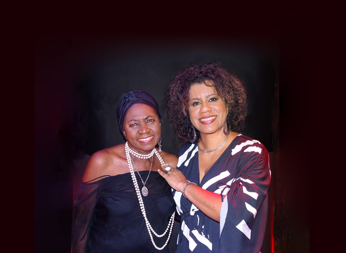 ANA COSTA E ÁUREA MARTINS