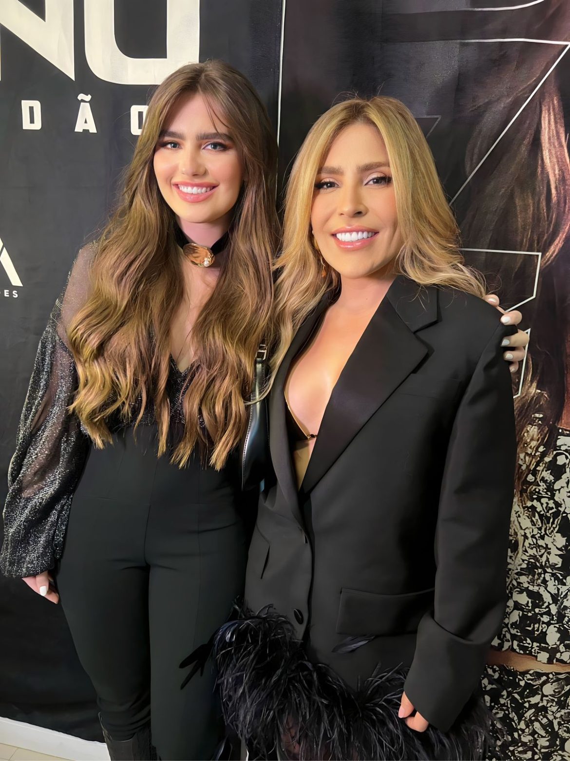 Júllia Zimmêr e Manu Bahtidão