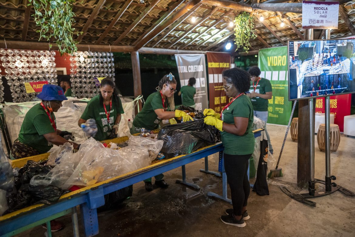 Coca-Cola leva iniciativas sustentáveis e interativas ao Festival de Verão de Salvador 2024