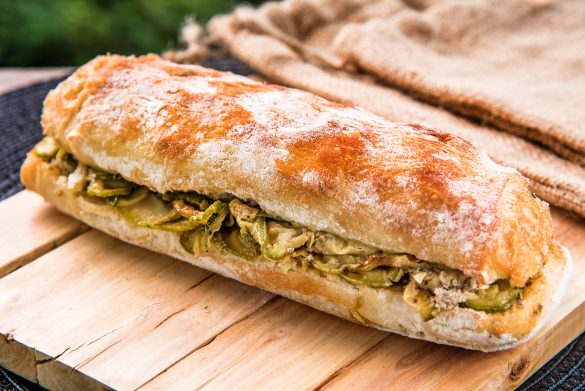 Vegetariano - abobrinha grelhada com pasta de berinjela na ciabatta