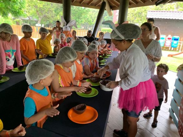 Oficina de ovos de chocolate é uma das atrações do feriado da Semana Santa