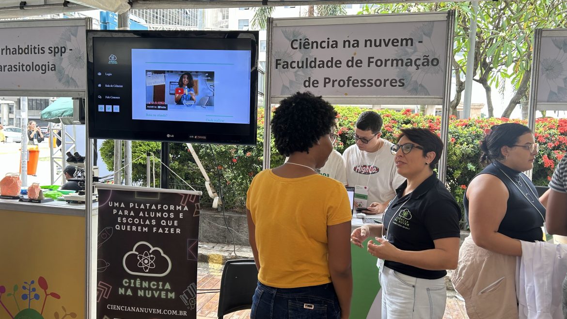 A plataforma “Ciência na Nuvem”, criada pela UERJ, foi uma das exibidas no evento
