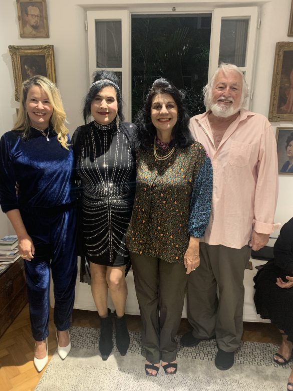 Viviane Fernandes ,a cantora Hanna e os anfitriões Dorys Daher e Otávio Pinheiro Viviane Fernandes ,a cantora Hanna e os anfitriões Dorys Daher e Otávio Pinheiro