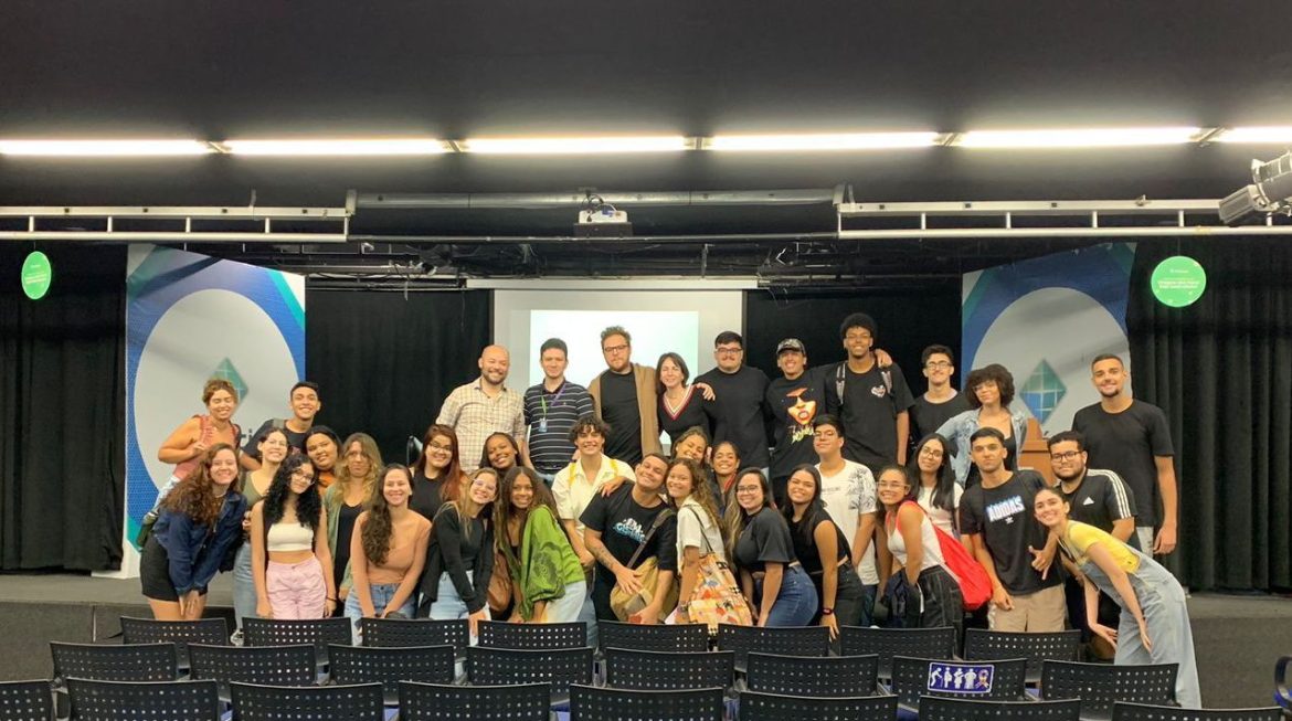 Mocidade Independente é tema em sala de aula para estudantes de comunicação da Estácio