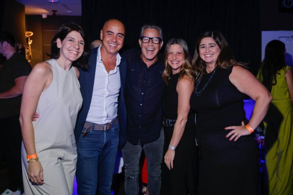 TIM MUSIC NOITES CARIOCAS – Camila Ribeiro, Alberto Griselli, Luiz Calainho, Carol Boccia e Carolinne Spiegel – FOTO DIVULGACAO TIM MUSIC NOITES CARIOCAS - Camila Ribeiro, Alberto Griselli, Luiz Calainho, Carol Boccia e Carolinne Spiegel - FOTO DIVULGACAO