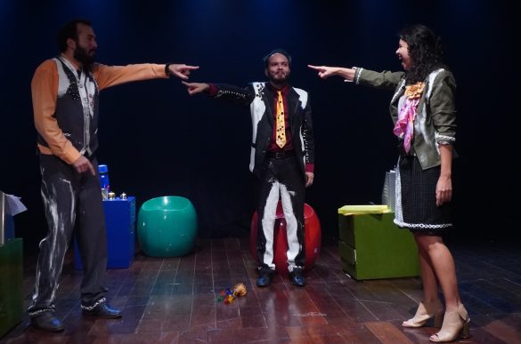 Vida útil - da esq. para dir., Lucas Garbois, Jade Frenesz