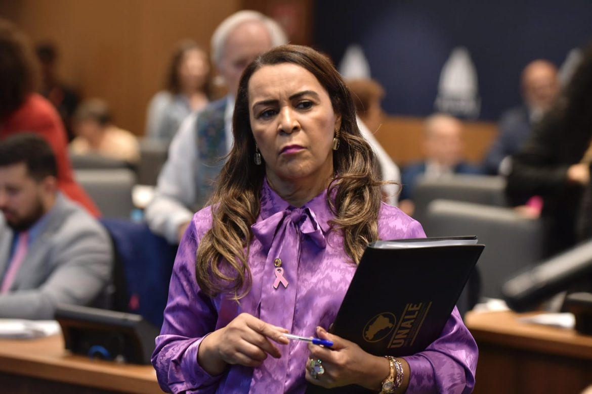 Tia Ju (Republicanos) Tia Ju (Republicanos)