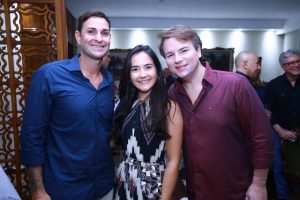 Mikaela Cabral com Ronaldo Júnior e Daniel Marcondes