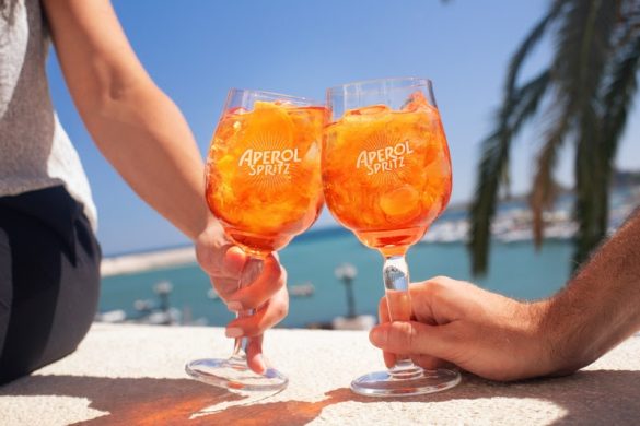 Arp Bar celebra o pôr do Sol com drinksde Aperol