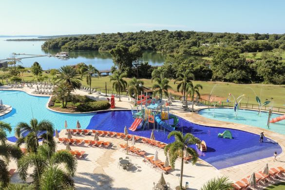 Malai Manso Resort praia artificial às margens do Lago do Manso Malai Manso Resort praia artificial às margens do Lago do Manso