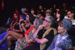BEE CHÁ EDER é eleita campeã do I Concurso Top Drag, no Grupo TB