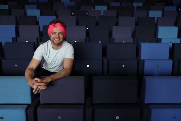 João Ventura canta Chico Buarque no Blue Note Rio