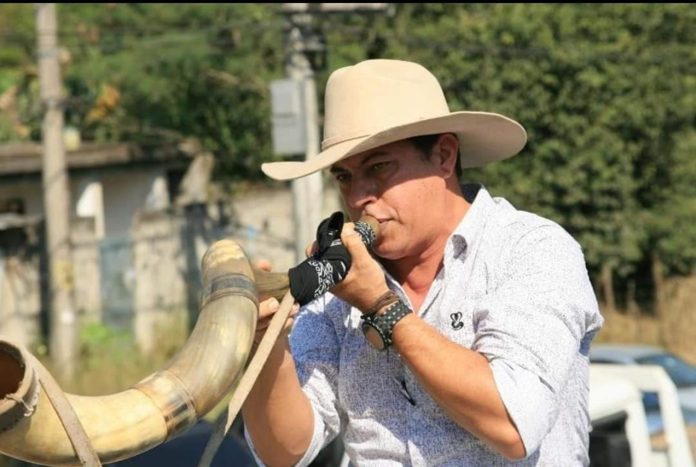 Simprão Locutor no 1º Arraiá de Duque de Caxias