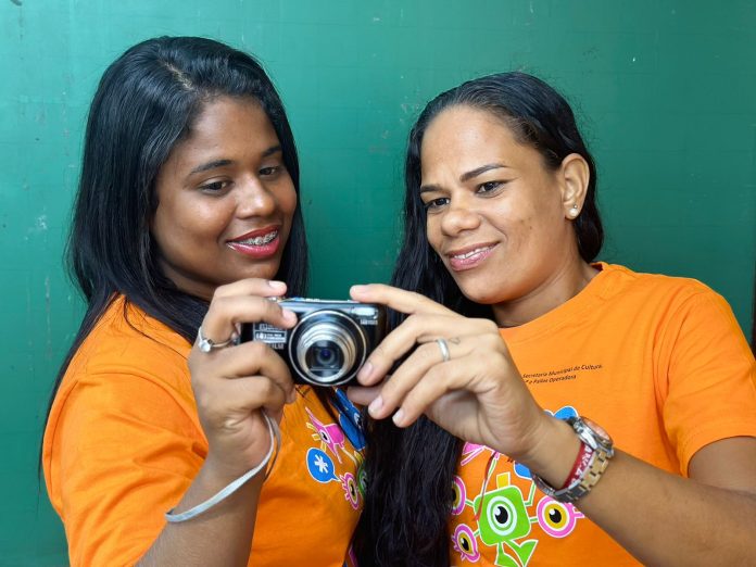 Últimos dias de inscrição para curso gratuito de fotografia e vídeo do Projeto Favela Hope no Morro da Babilônia