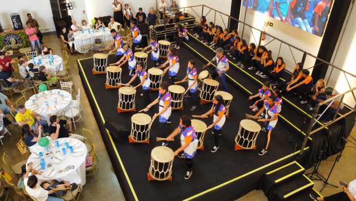 Grupo de taikô com afrodescendentes apresenta cultura japonesa no Norte Shopping