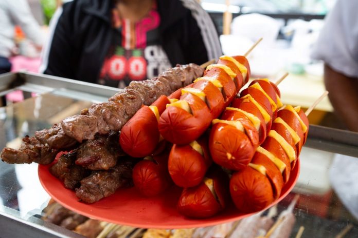 Espeto de vários sabores é uma das opções do Gastro Samba no Taquara Plaza