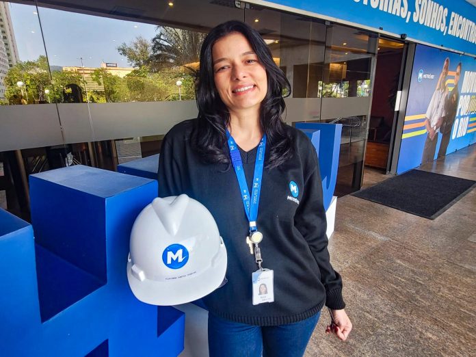 Flavia Santos, estagiária da Gerência de Segurança Operacional do MetrôRio | Crédito: Divulgação/MetrôRio