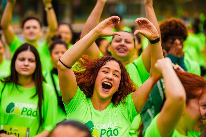 Jazz Side promove experiência imersiva com flash mob em Corrida do Pão de Açúcar