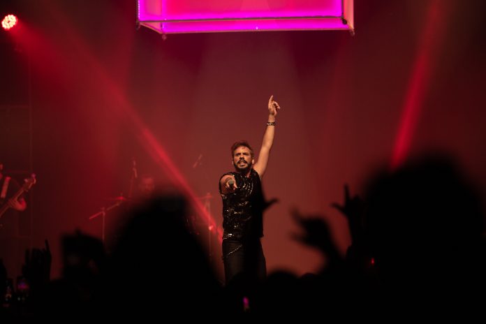 Almério canta Cazuza no Rio de Janeiro na CAIXA Cultural