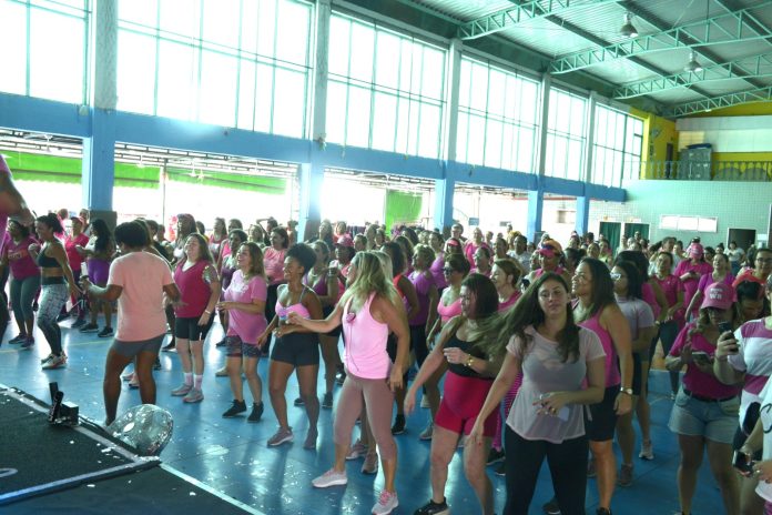 Outubro Rosa: O coreógrafo faz evento de dança para conscientização sobre o Câncer de Mama