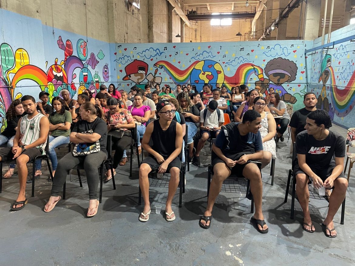 Projeto “Olhares Digitais” abre inscrições para cursos gratuitos de arte digitais e games no Caju Projeto “Olhares Digitais” abre inscrições para cursos gratuitos de arte digitais e games no Caju