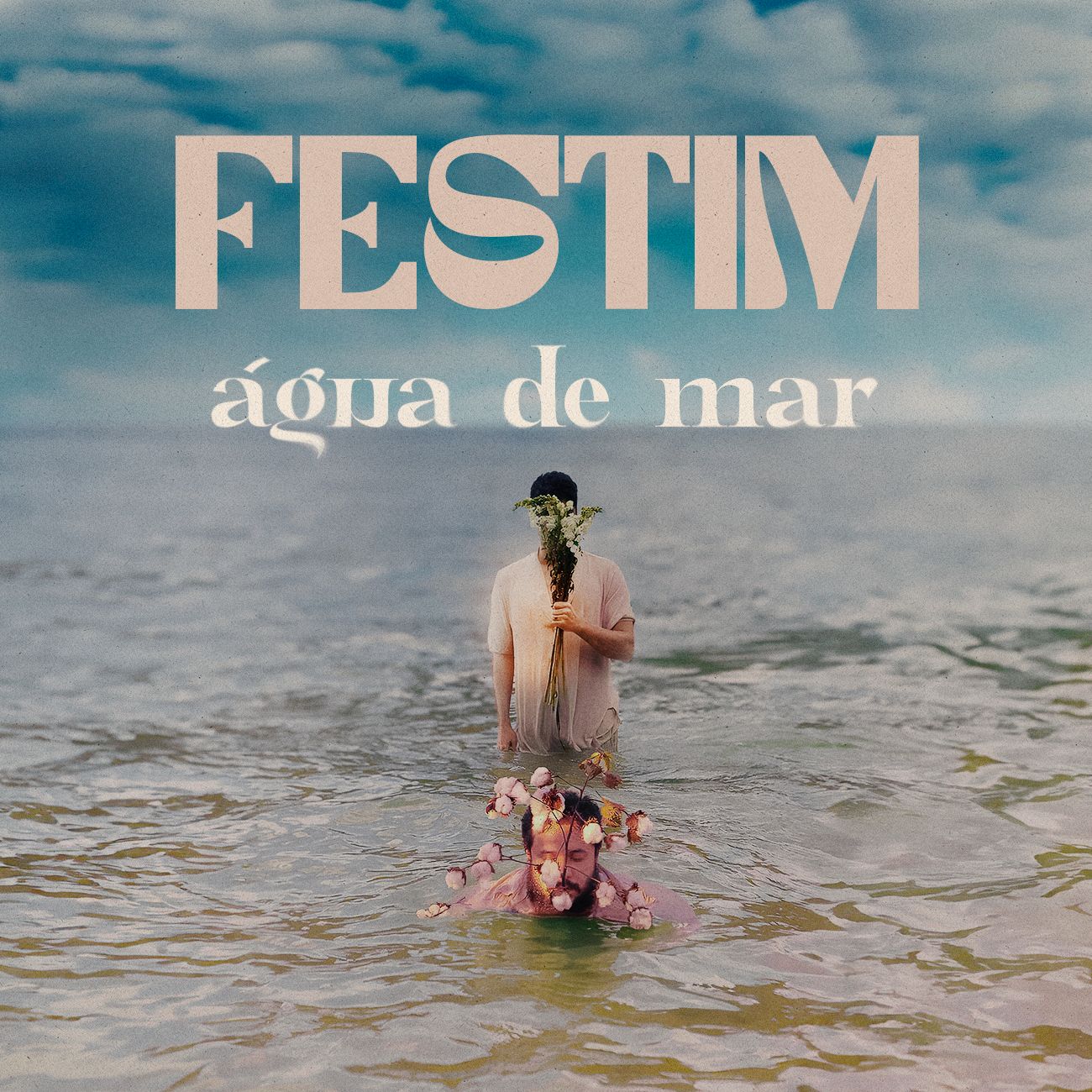 Capa de ‘Água de Mar’ - Foto de Samara Oliveira, arte de Paulo Martins