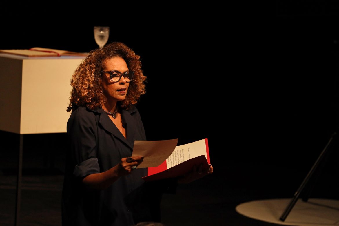 Ana Carbatti – Ninguém sabe o meu nome Ana Carbatti - Ninguém sabe o meu nome