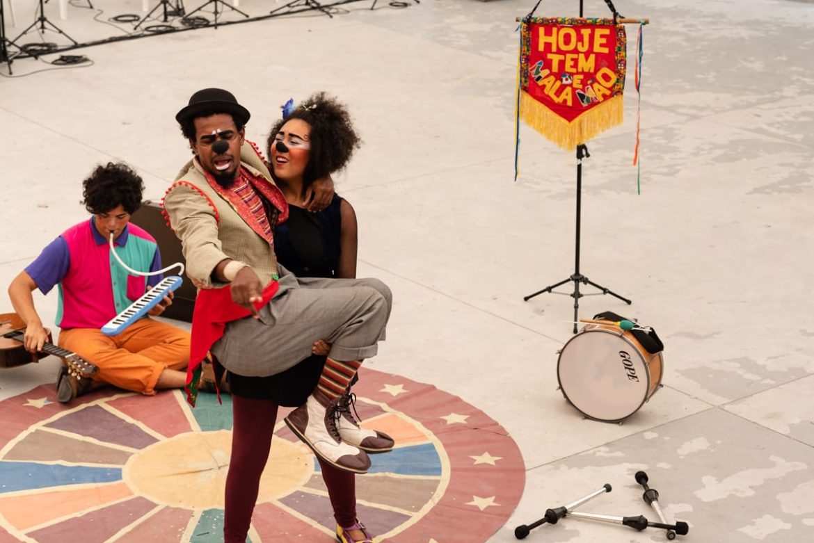 Evento contará com rodas de conversa, contação de histórias, oficinas de arte e espetáculo teatral Evento contará com rodas de conversa, contação de histórias, oficinas de arte e espetáculo teatral