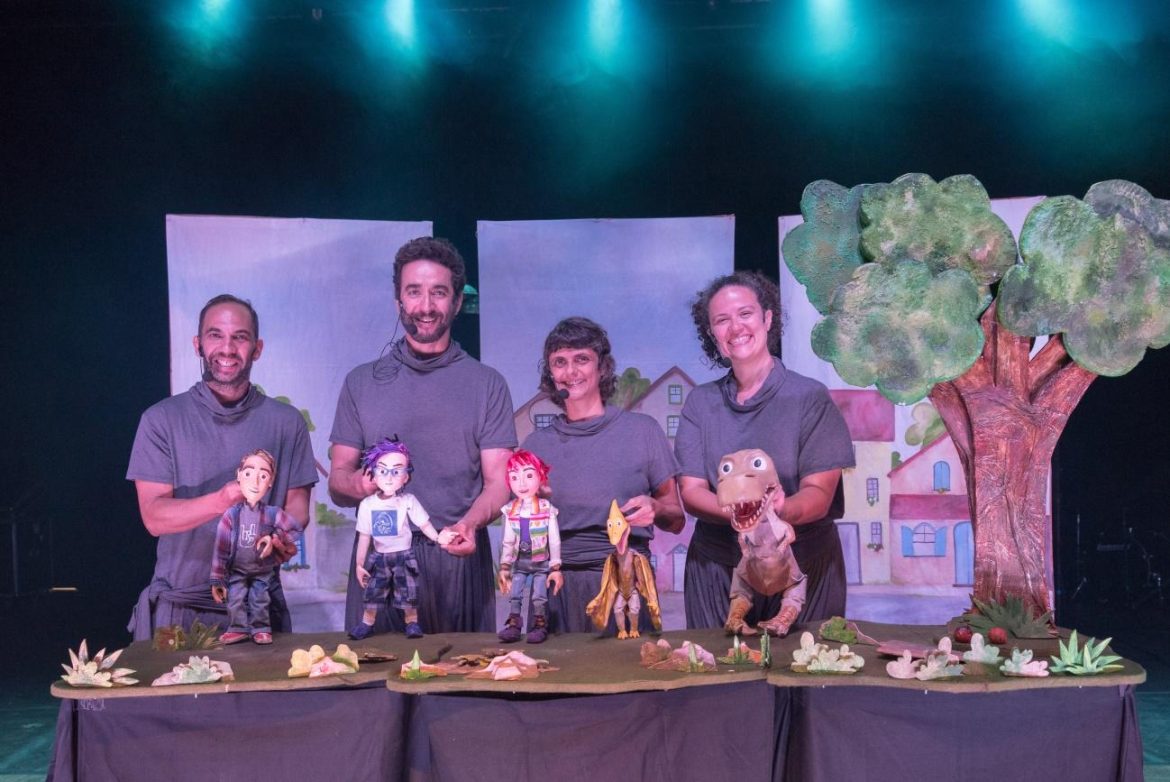 Da esquerda para direita: Tatá Oliveira, Márcio Nascimento, Marise Nogueira e Tatiane Santoro – Fotos de Andrea Simões Da esquerda para direita: Tatá Oliveira, Márcio Nascimento, Marise Nogueira e Tatiane Santoro - Fotos de Andrea Simões