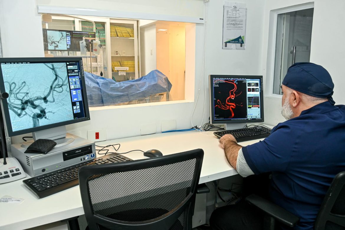 Neurocirurgião Orlando Maia