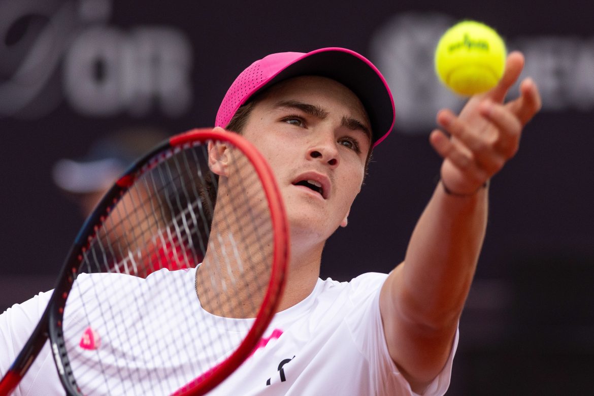 Joao Fonseca joga o Rio Open 2025 (Divulgação/Fotojump